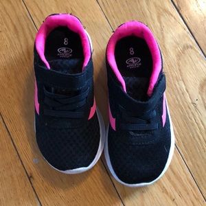 Size 8 toddler gym shoes